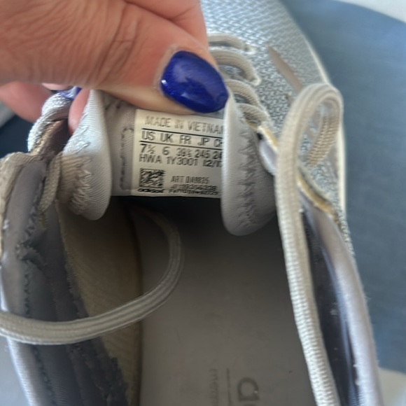 Women’s Adidas Cloadform sneakers - Picture 6 of 6